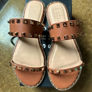 ShuShop Tan Studded Sandals Sz 9 NEW IN BOX